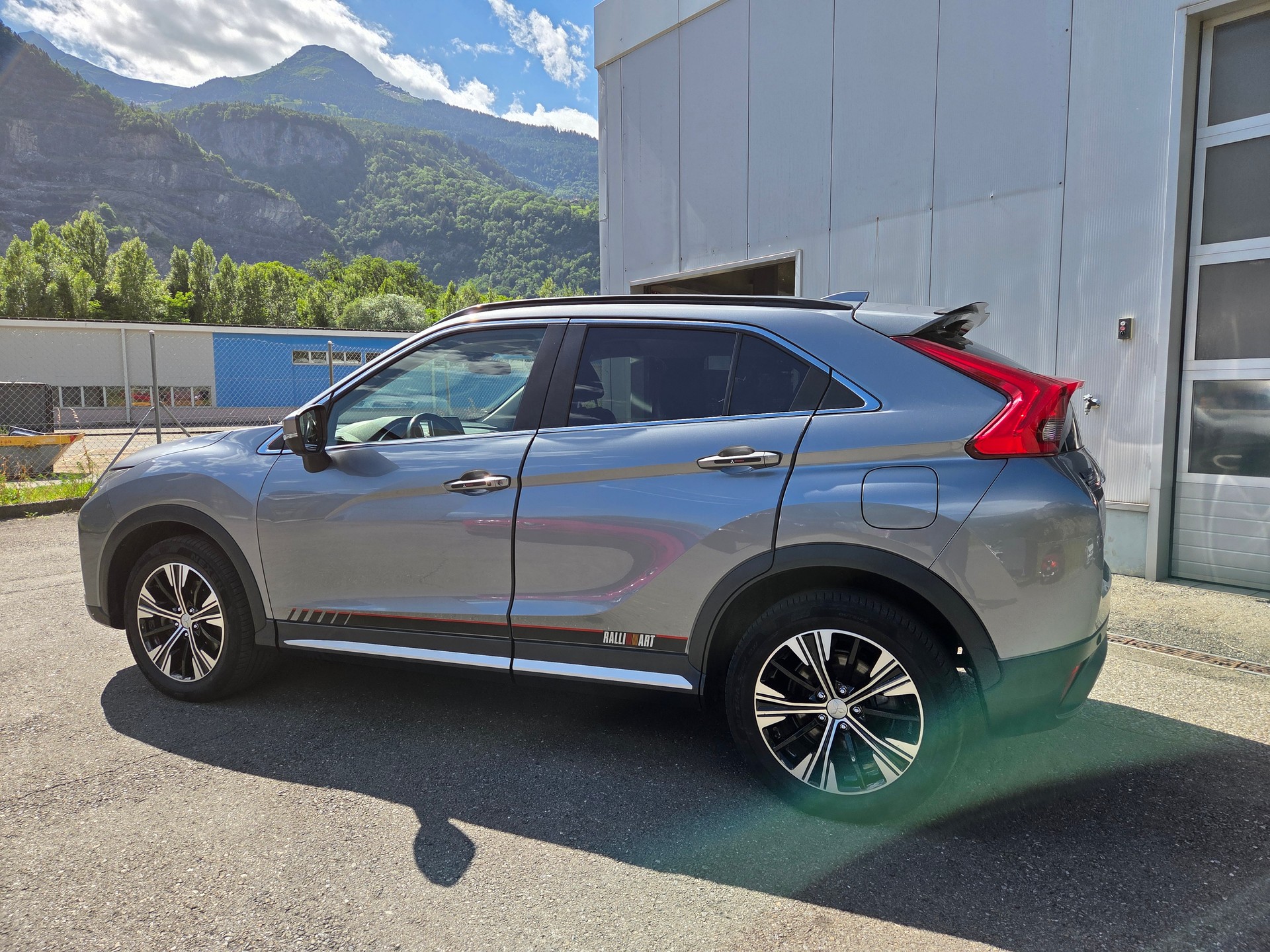 MITSUBISHI Eclipse Cross 1.5 T-Mivec Style 4WD CVT-image-4