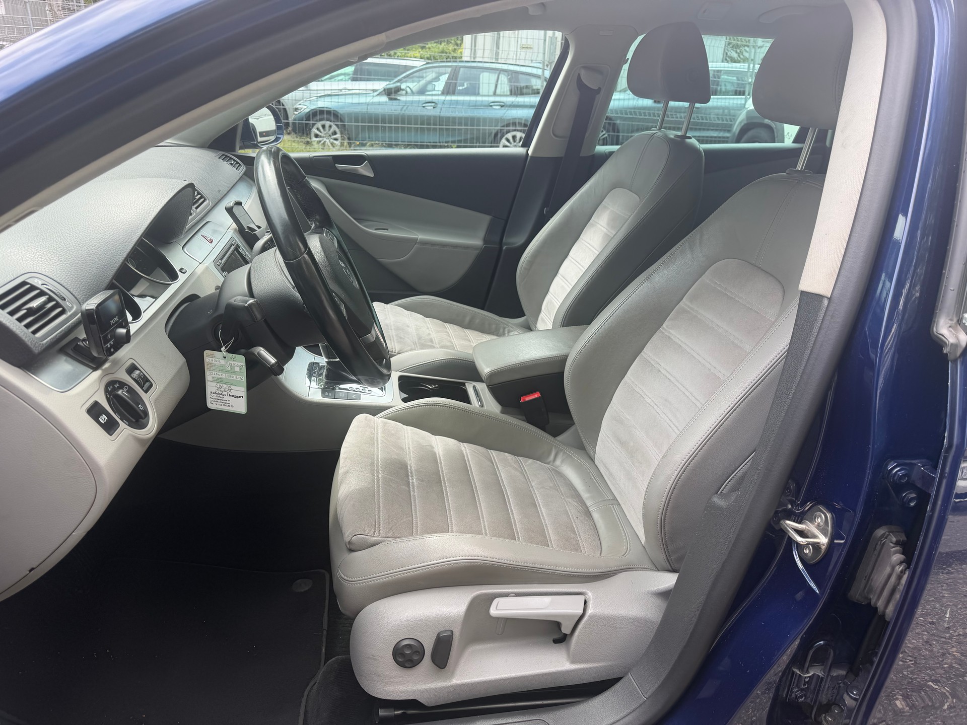 VW Passat Variant 2.0 TDI Highline DSG * Voll-Leder * Navigation * Xenon * PDC V&H * Tempomat * Letzte MFK 11.2024 * B5a-image-6