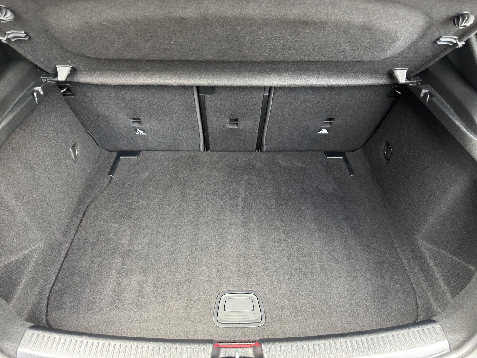 MERCEDES-BENZ A 35 AMG 4Matic-image-19