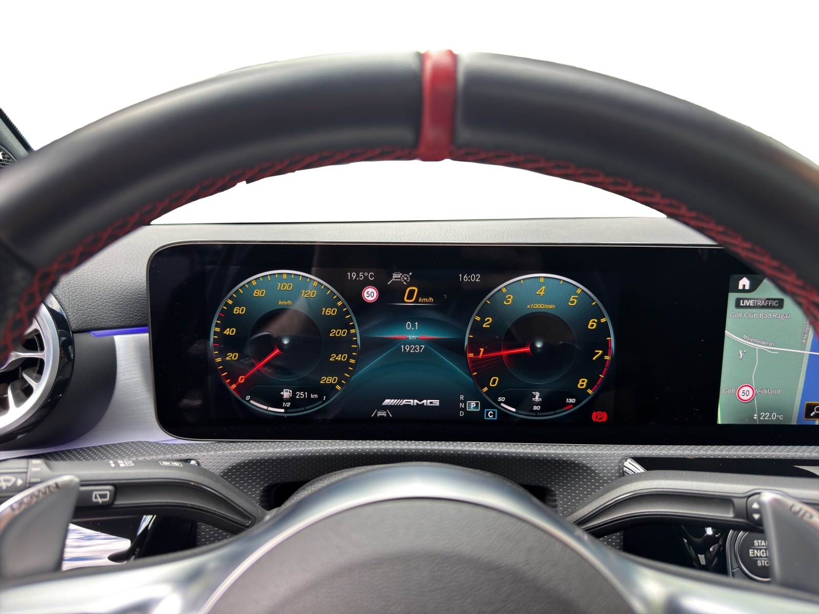 MERCEDES-BENZ A 35 AMG 4Matic-image-11