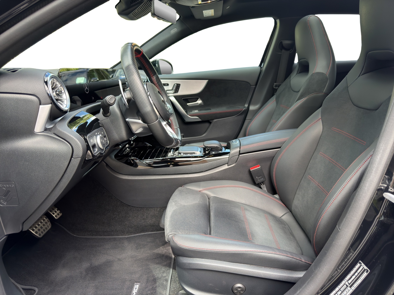 MERCEDES-BENZ A 35 AMG 4Matic-image-8