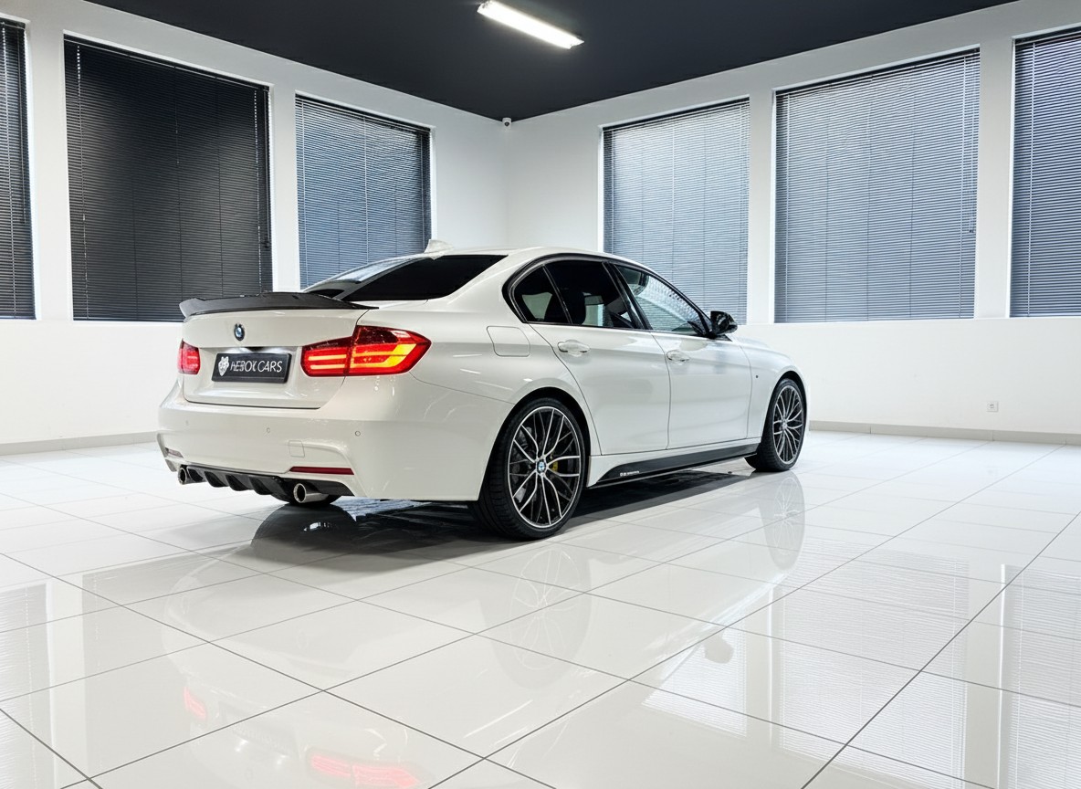 BMW 335i xDrive Steptronic-showroom-element-2