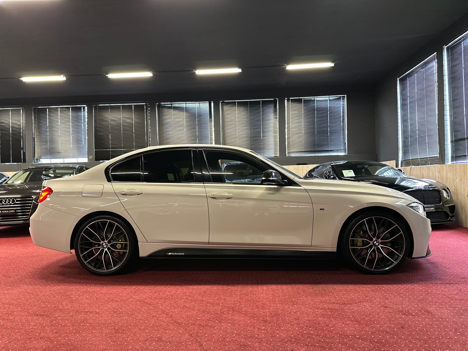 BMW 335i xDrive Steptronic-image-4