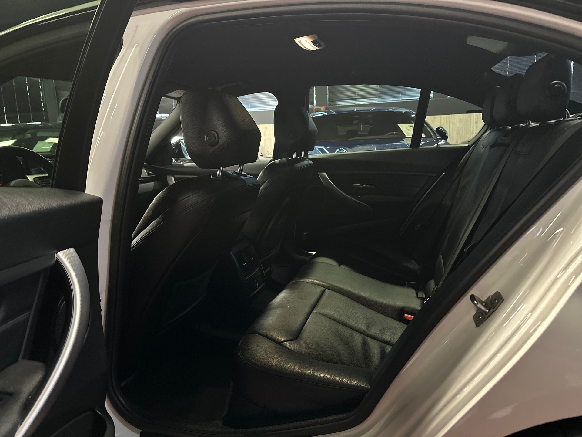 BMW 335i xDrive Steptronic-image-17