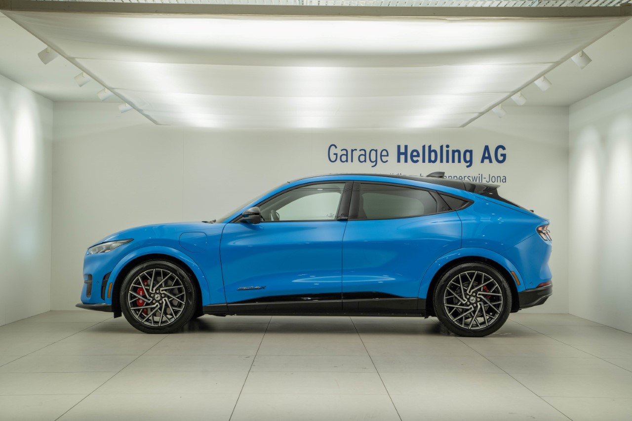 FORD Mustang Mach-E Extended GT AWD-showroom-element-2