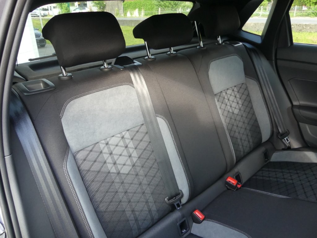 VW Polo 1.0 TSI R-Line DSG-image-12