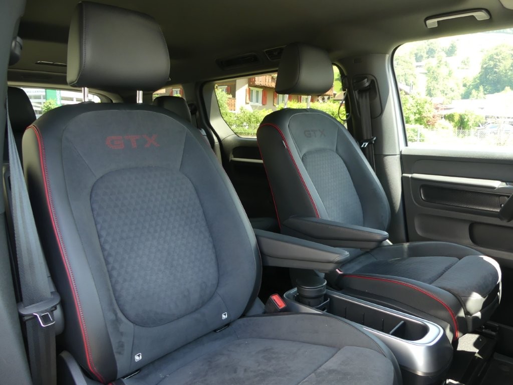 VW ID.Buzz LWB GTX 4 Motion-image-11