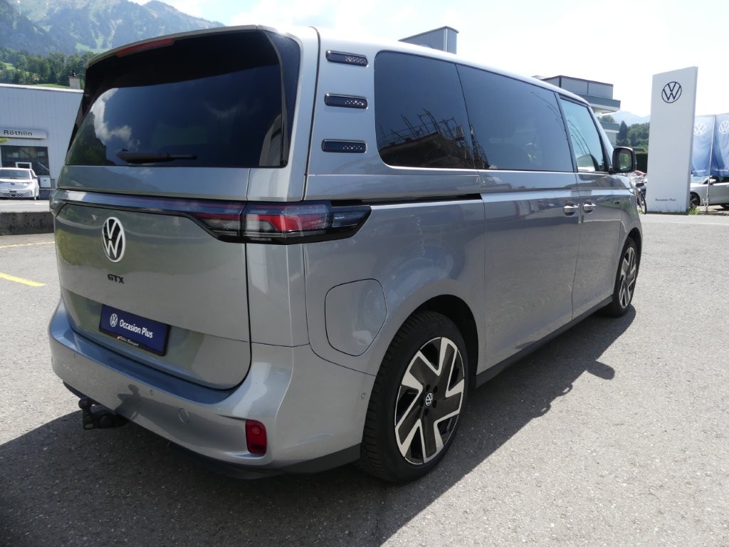 VW ID.Buzz LWB GTX 4 Motion-image-4