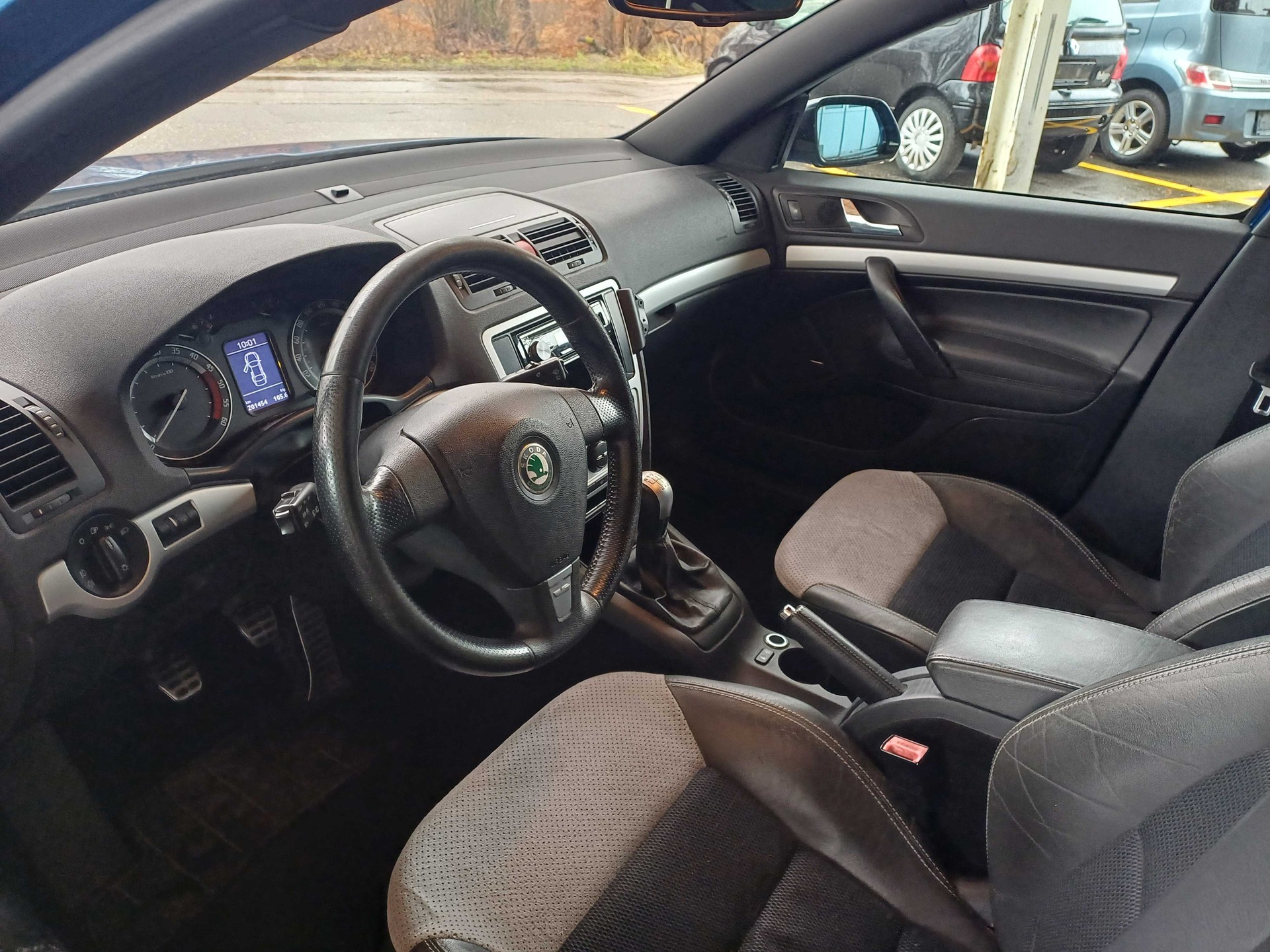 SKODA Octavia 2.0 TDI RS-image-4