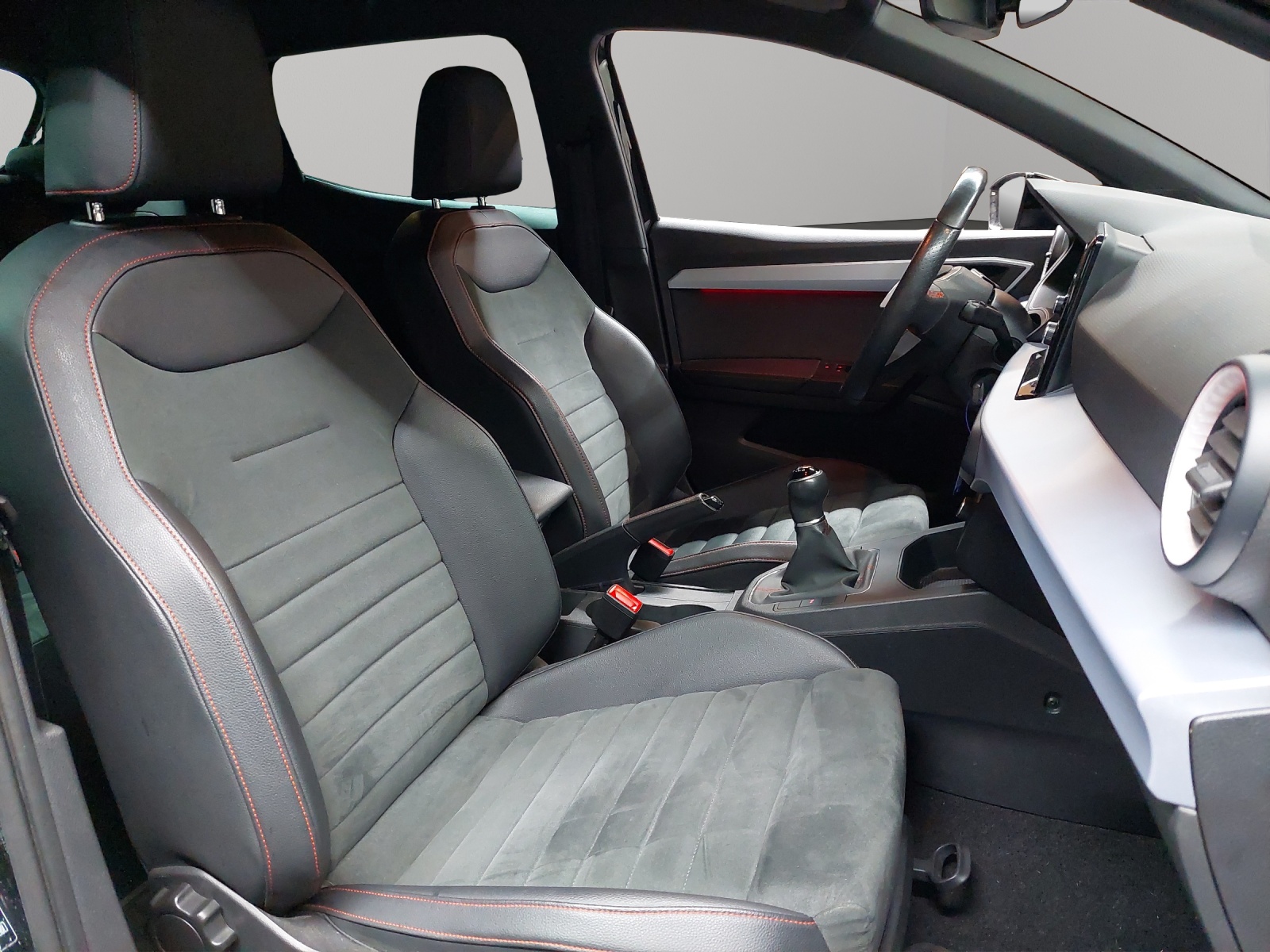 SEAT Ibiza 1.0 MPI Reference-image-8