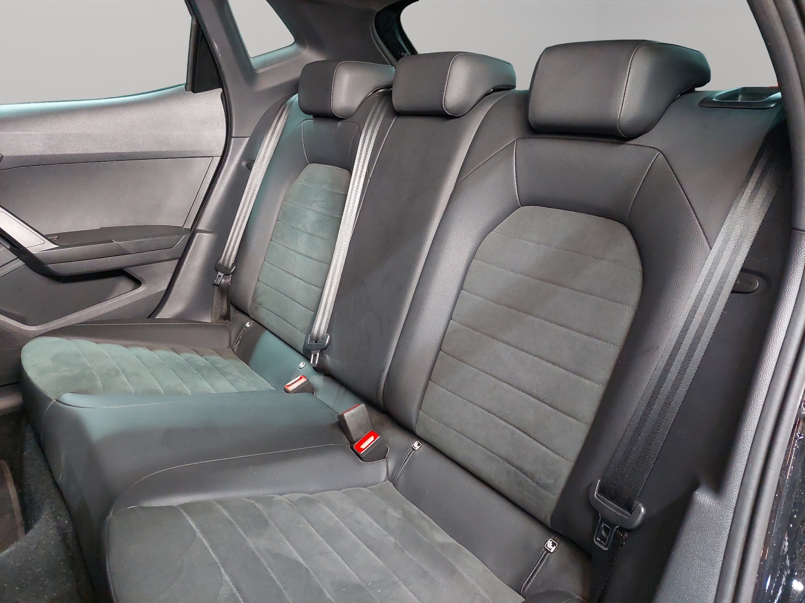 SEAT Ibiza 1.0 MPI Reference-image-7