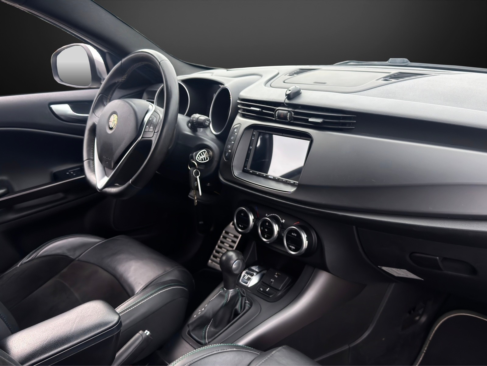 ALFA ROMEO Giulietta 1750 TBi Quadrifoglio Verde TCT mit 241 PS-image-9
