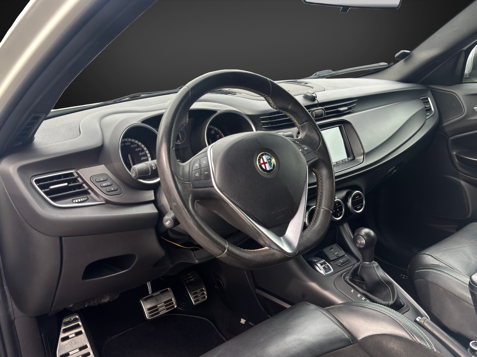 ALFA ROMEO Giulietta 1750 TBi Quadrifoglio Verde TCT mit 241 PS-image-7