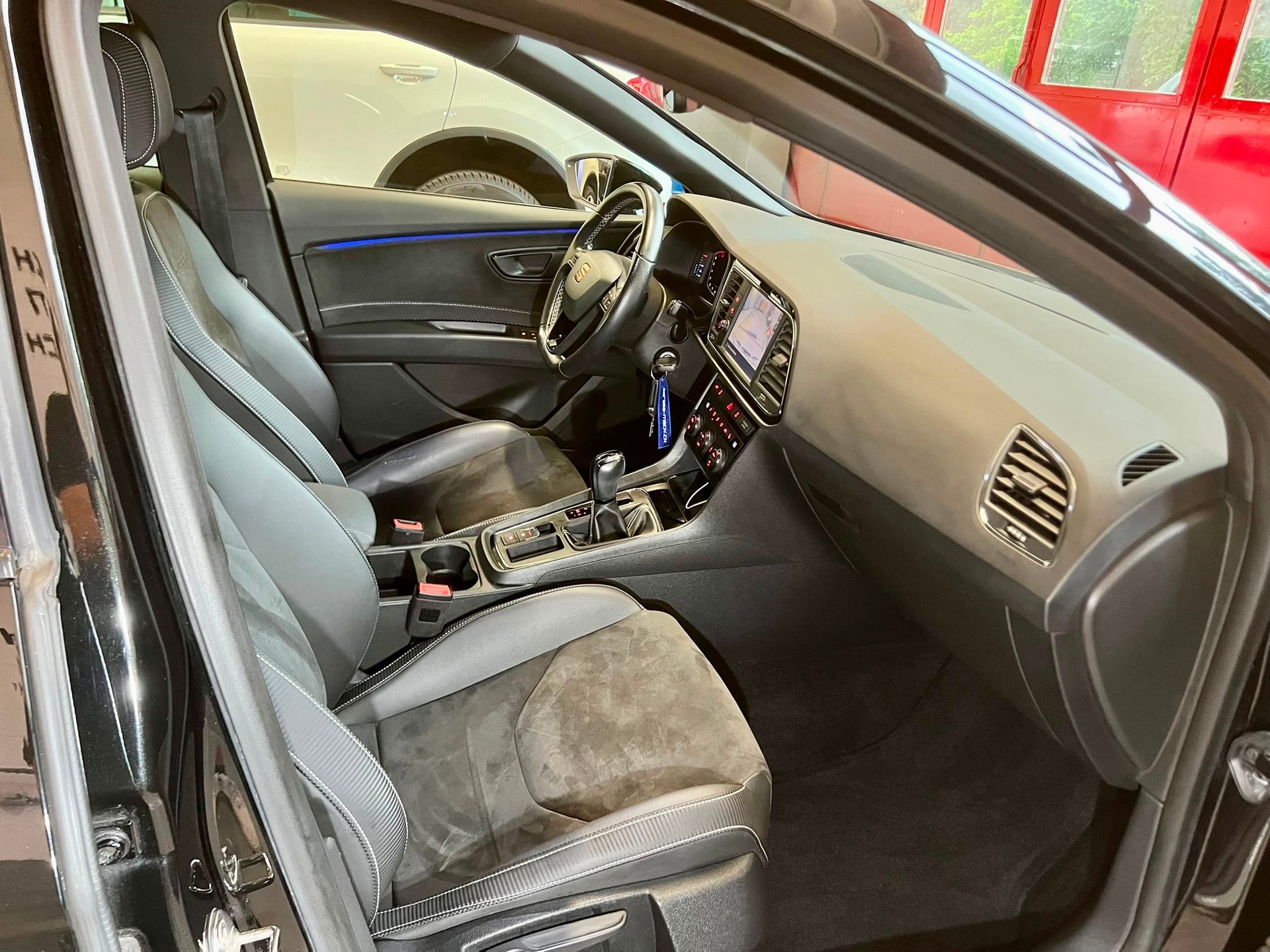 SEAT Leon ST 2.0 TSI Cupra 300 4 Drive DSG ✅-image-11