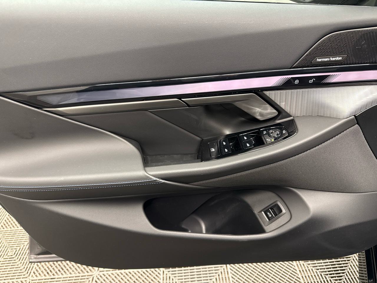 BMW 520i 48V M Sport Steptronic-showroom-element-3