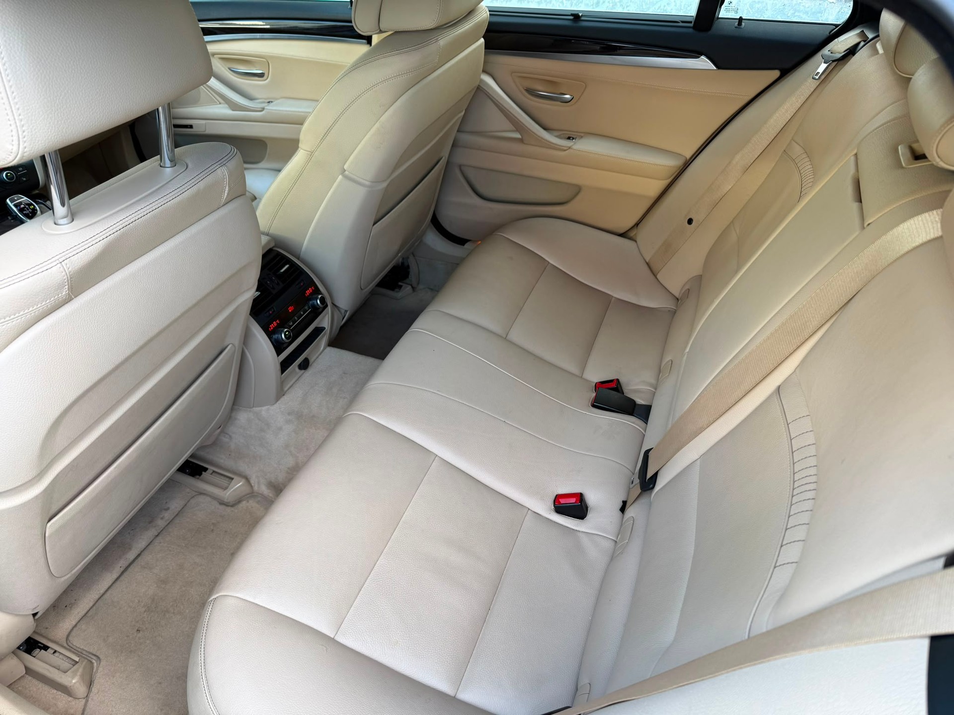 BMW M550d Touring xDrive Steptronic-image-11