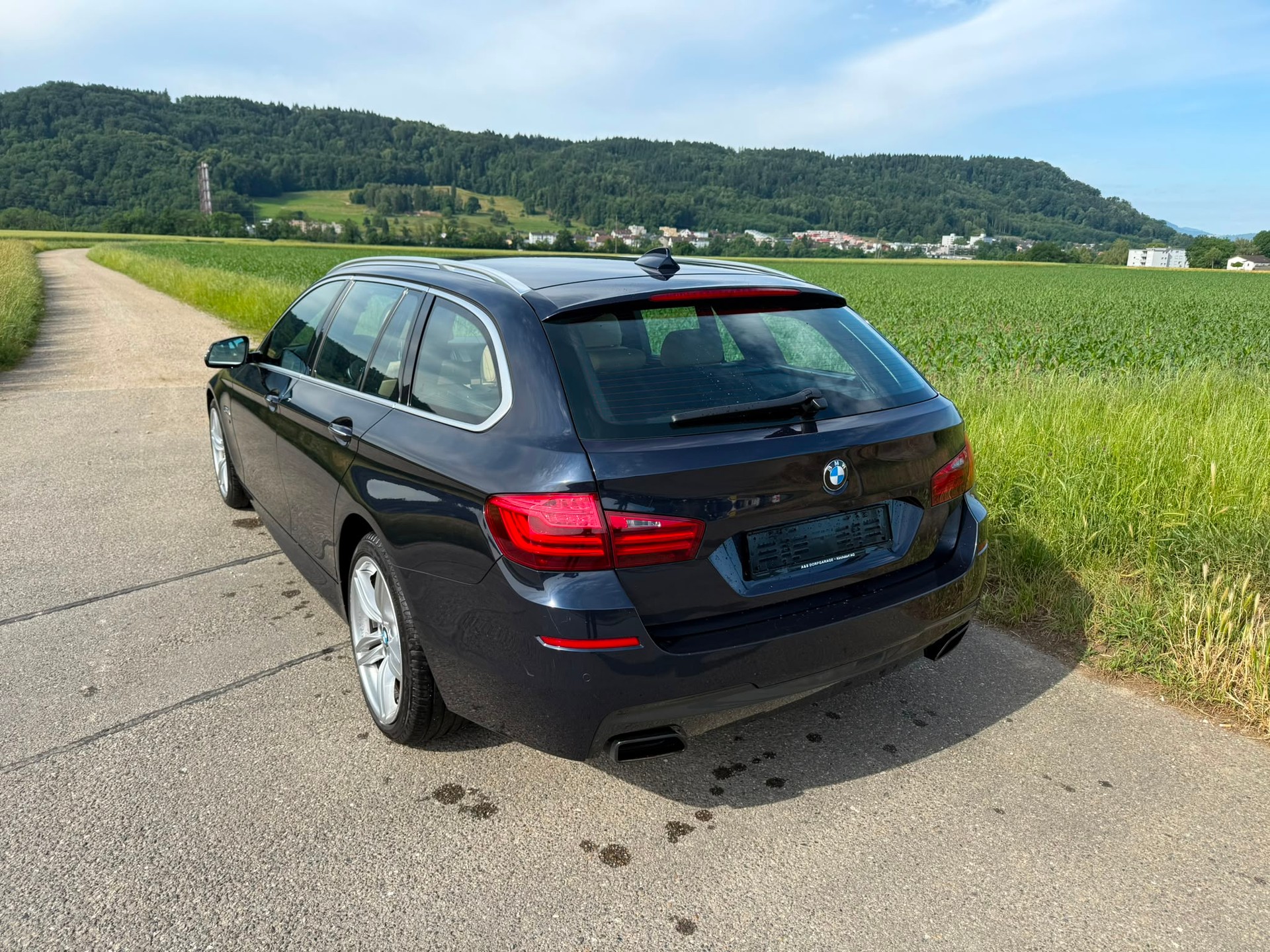 BMW M550d Touring xDrive Steptronic-image-2