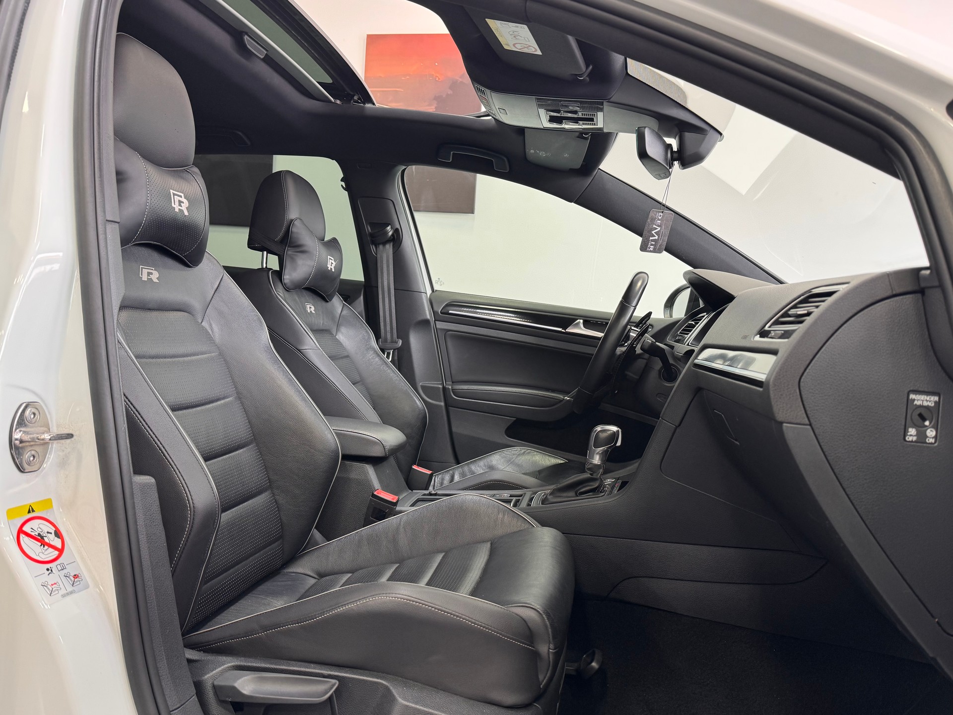 VW Golf 2.0 TSI R 310 4Motion DSG *Remus Auspuffanlage / APR KIT / Panorama / Vienna Leder / Keyless / Virtueles Cockpit*-image-10