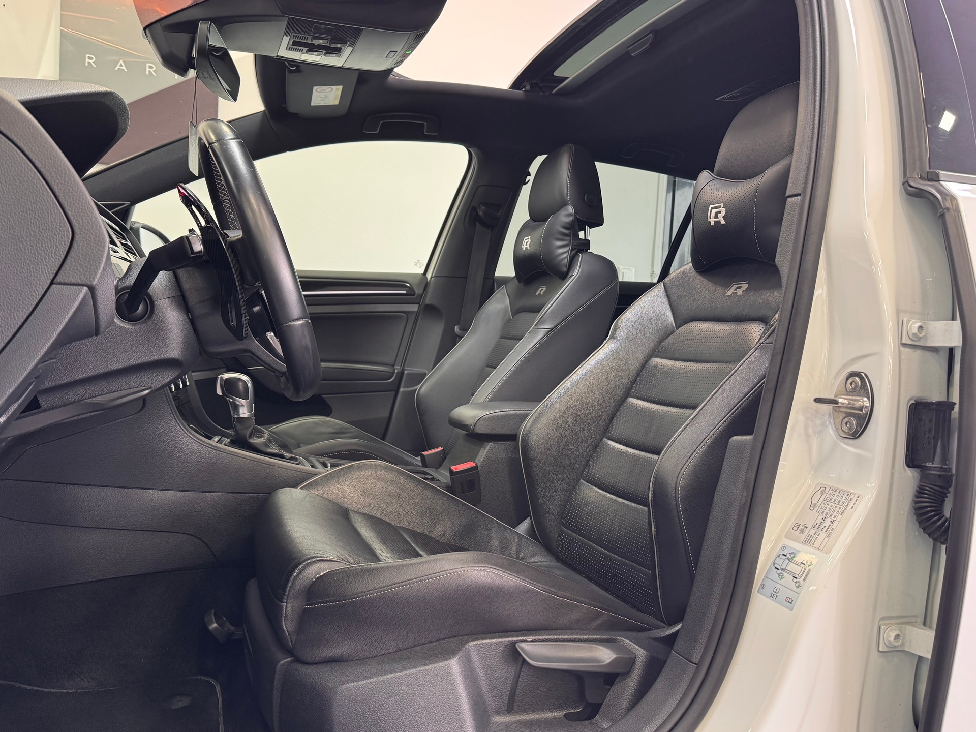 VW Golf 2.0 TSI R 310 4Motion DSG *Remus Auspuffanlage / APR KIT / Panorama / Vienna Leder / Keyless / Virtueles Cockpit*-image-7