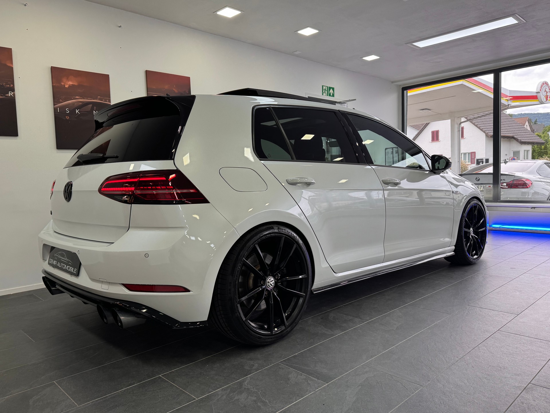 VW Golf 2.0 TSI R 310 4Motion DSG *Remus Auspuffanlage / APR KIT / Panorama / Vienna Leder / Keyless / Virtueles Cockpit*-image-3
