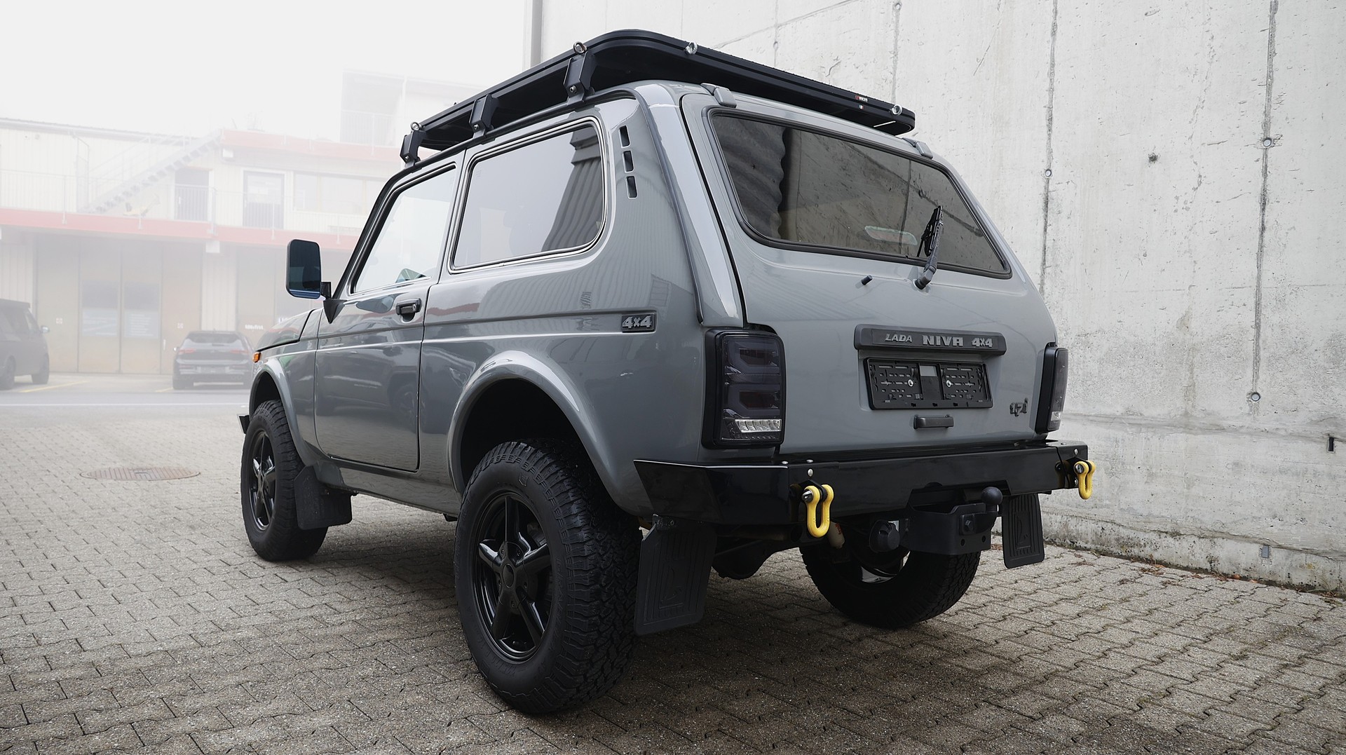 LADA Niva 4x4 1.7i-showroom-element-2