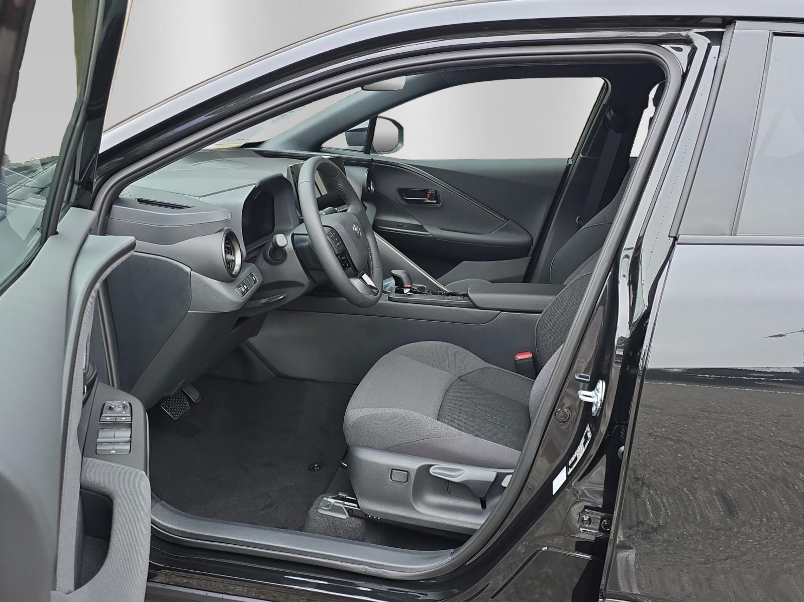 TOYOTA C-HR 2.0 PHEV Swiss Edition-image-8