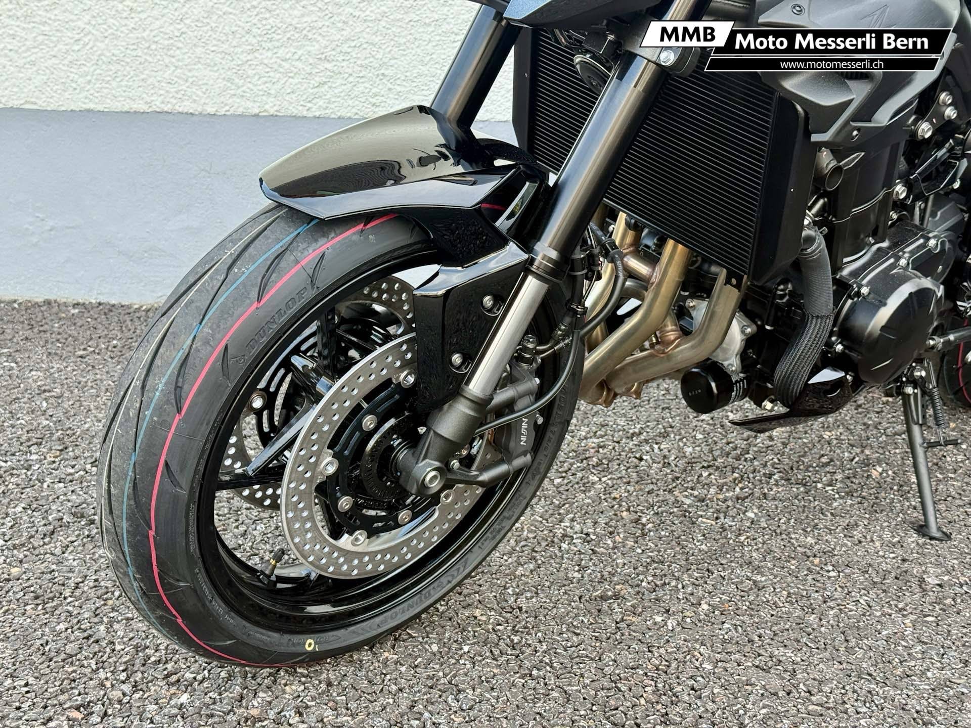 KAWASAKI Z 900-image-7