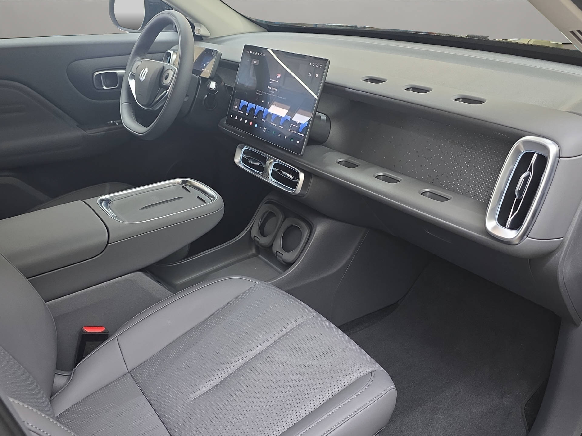 LEAPMOTOR B10 1.5 Hybrid EV-image-9