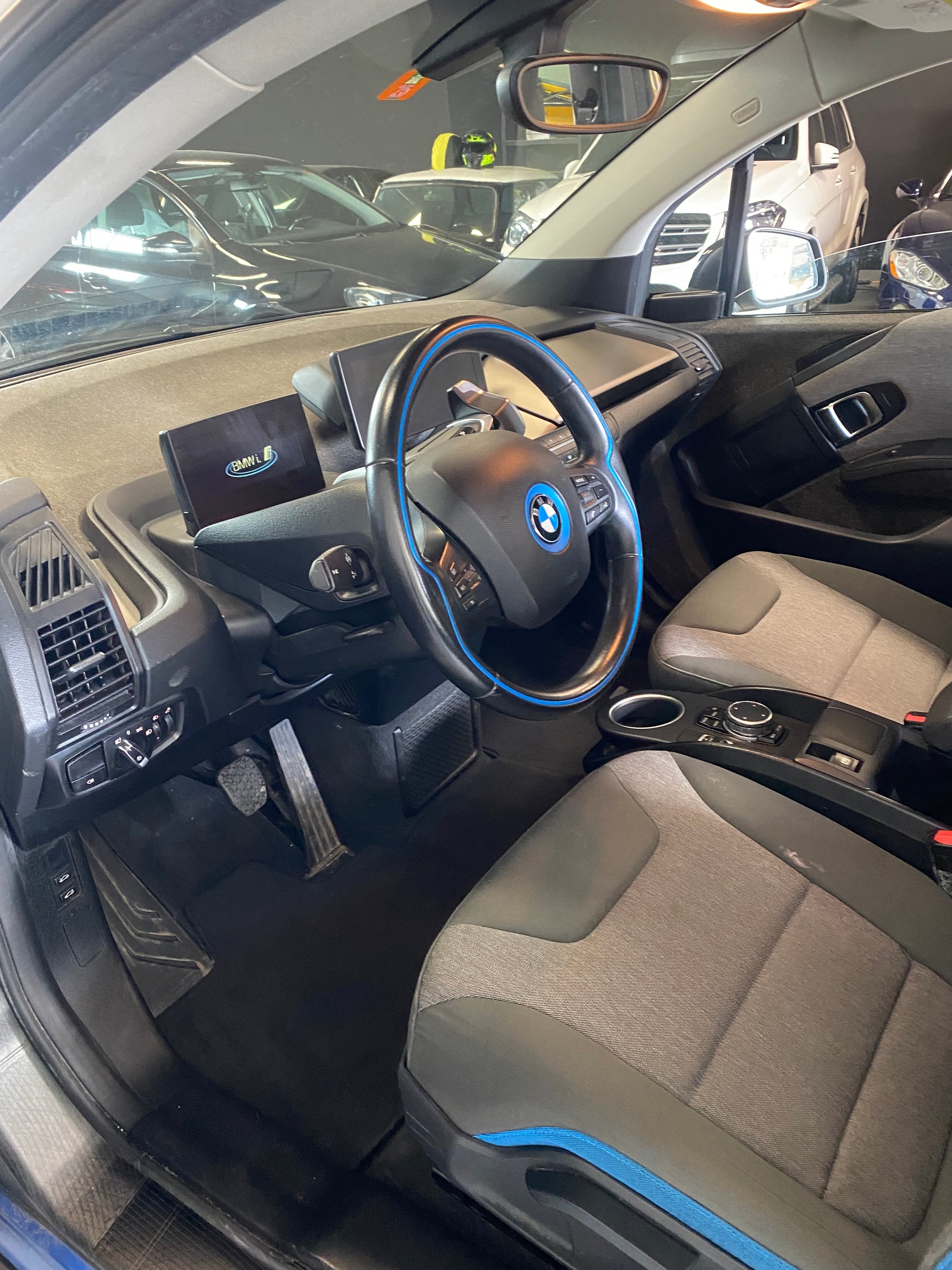 BMW i3 (60Ah)-image-11
