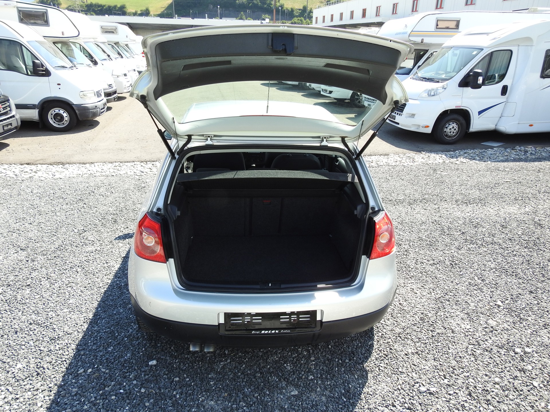 VW Golf 1.9 TDI Trendline 4Motion-image-10