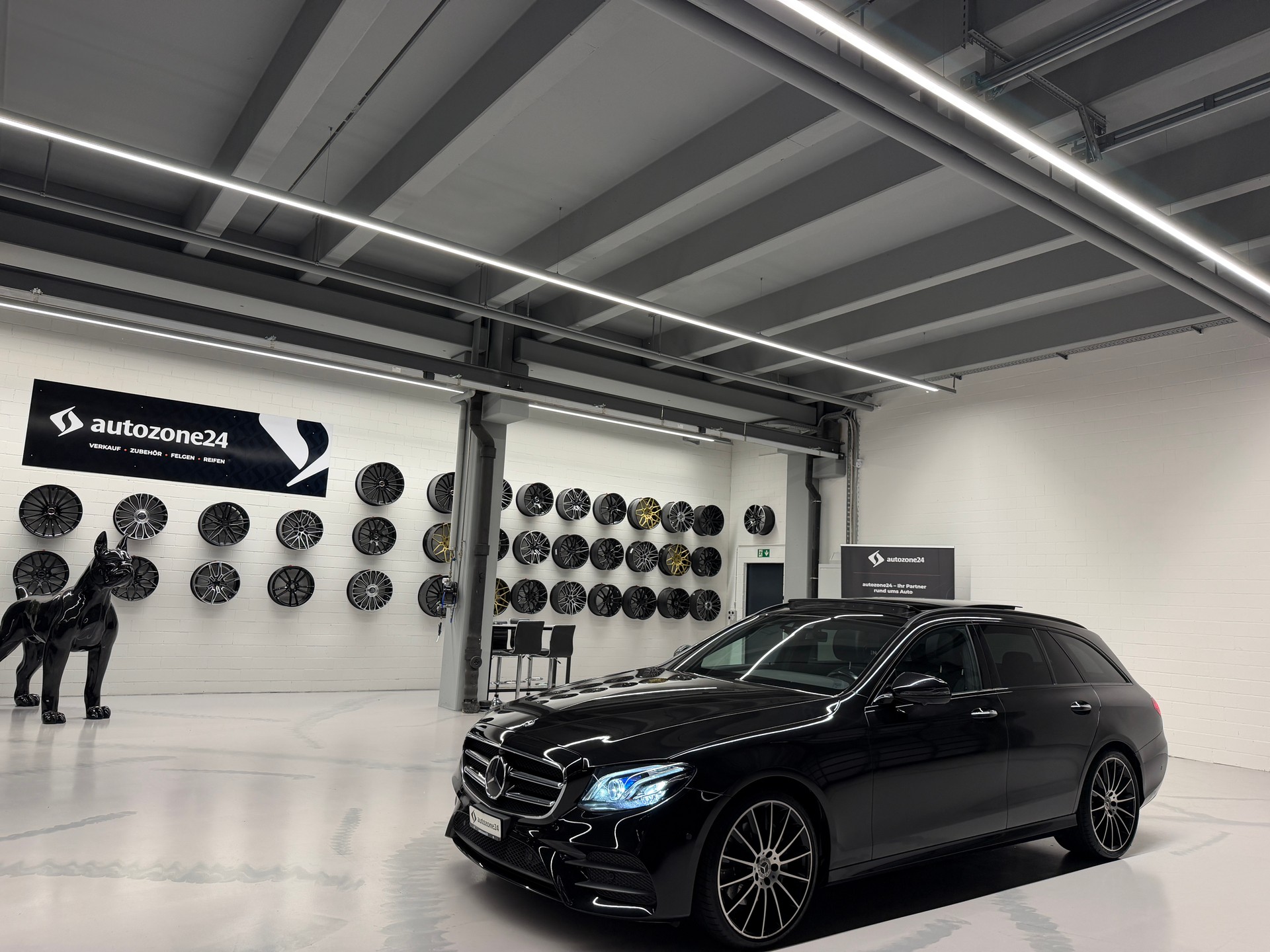 MERCEDES-BENZ E 220 d AMG Line 4matic Kombi *CH-Auto*Servicegepflegt bei Mercedes*Frisch ab Service u. MFK*-showroom-element-2