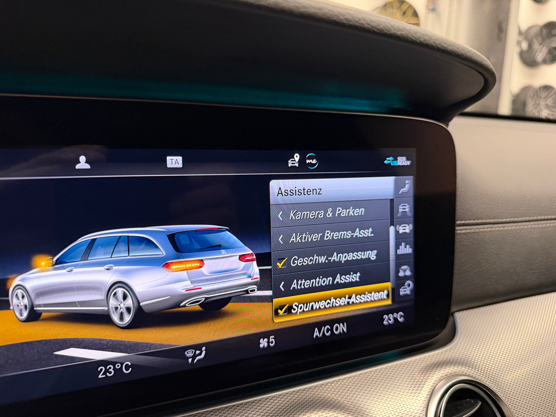 MERCEDES-BENZ E 220 d AMG Line 4matic Kombi *CH-Auto*Servicegepflegt bei Mercedes*Frisch ab Service u. MFK*-image-11