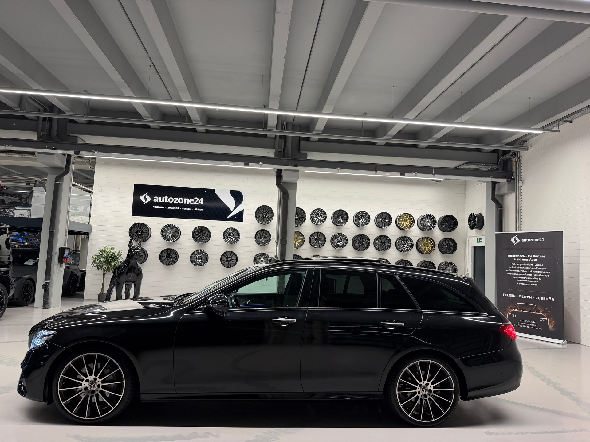 MERCEDES-BENZ E 220 d AMG Line 4matic Kombi *CH-Auto*Servicegepflegt bei Mercedes*Frisch ab Service u. MFK*-image-8