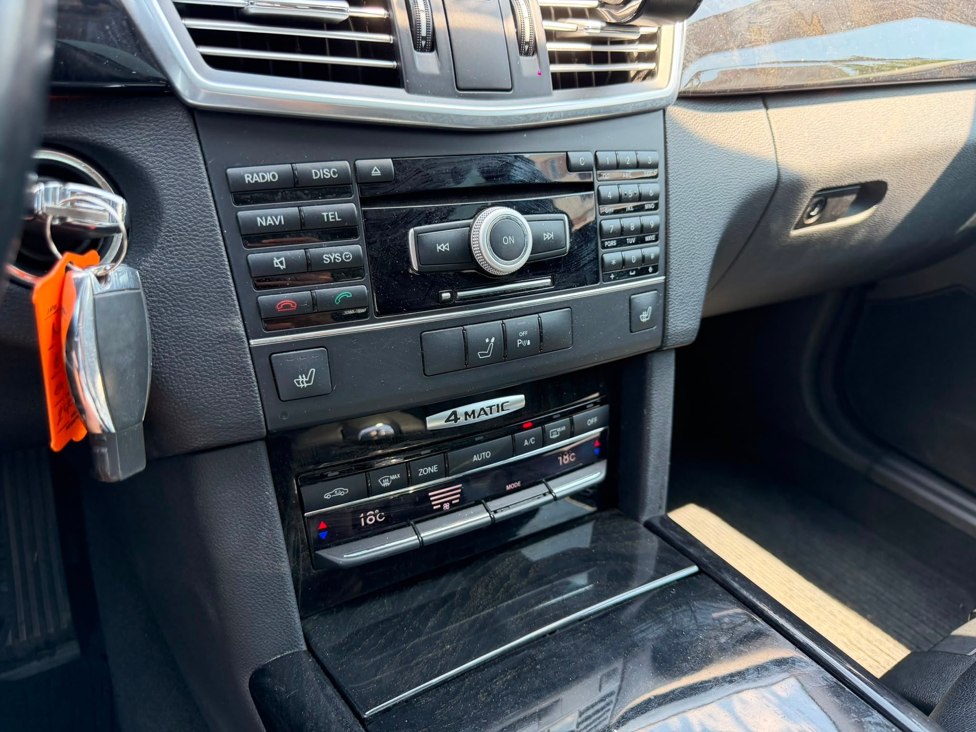 MERCEDES-BENZ E 350 CDI BlueEfficiency Elégance 7G-Tronic 4x4-image-13