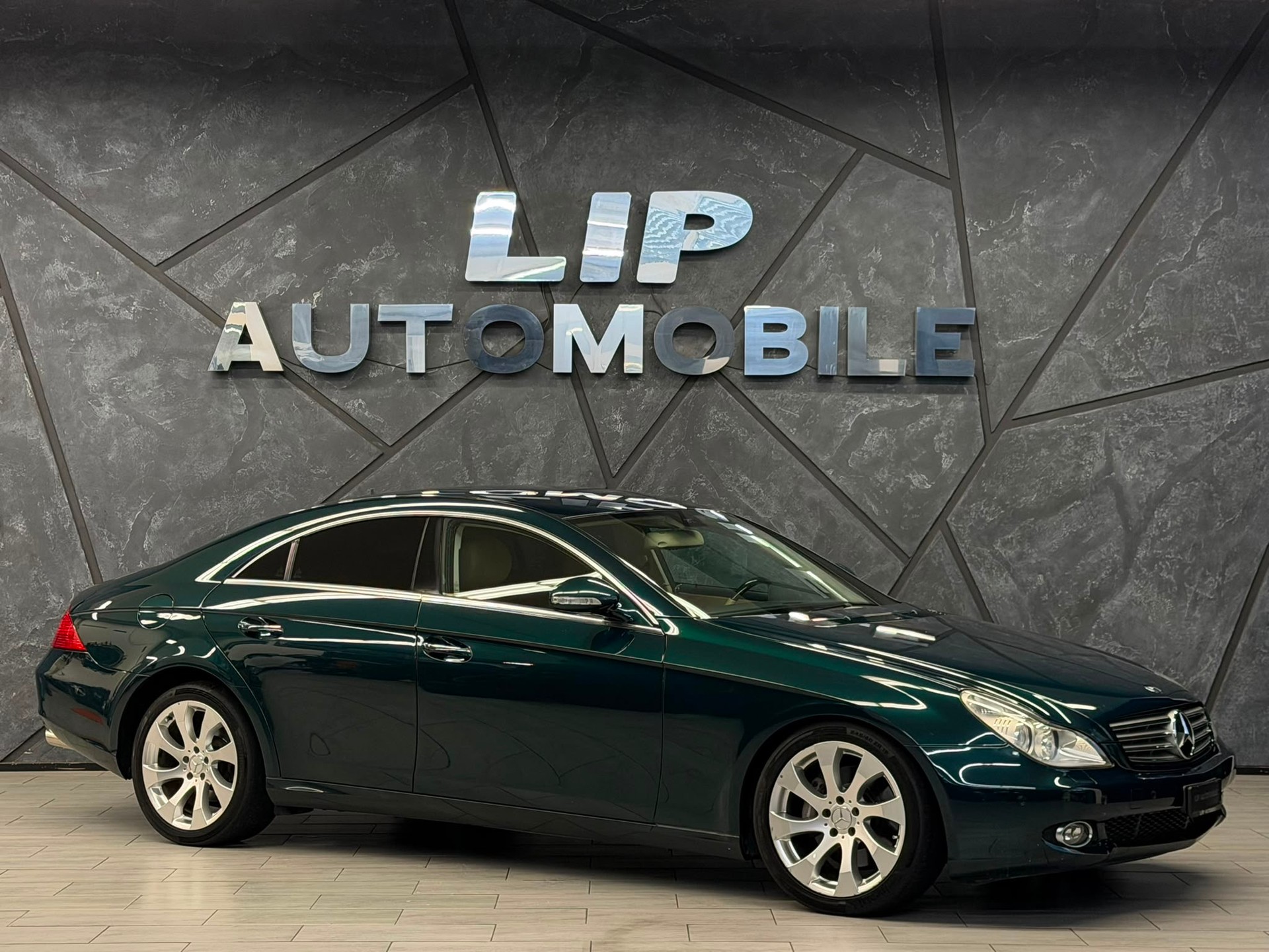MERCEDES-BENZ CLS 350 7G-Tronic-showroom-element-2