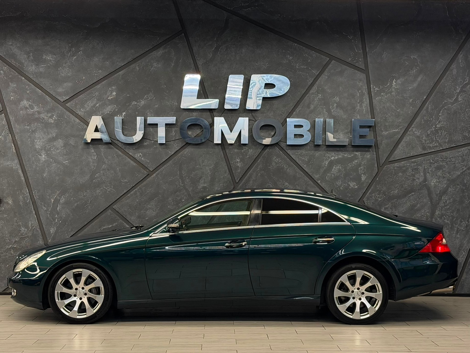 MERCEDES-BENZ CLS 350 7G-Tronic-showroom-element-3