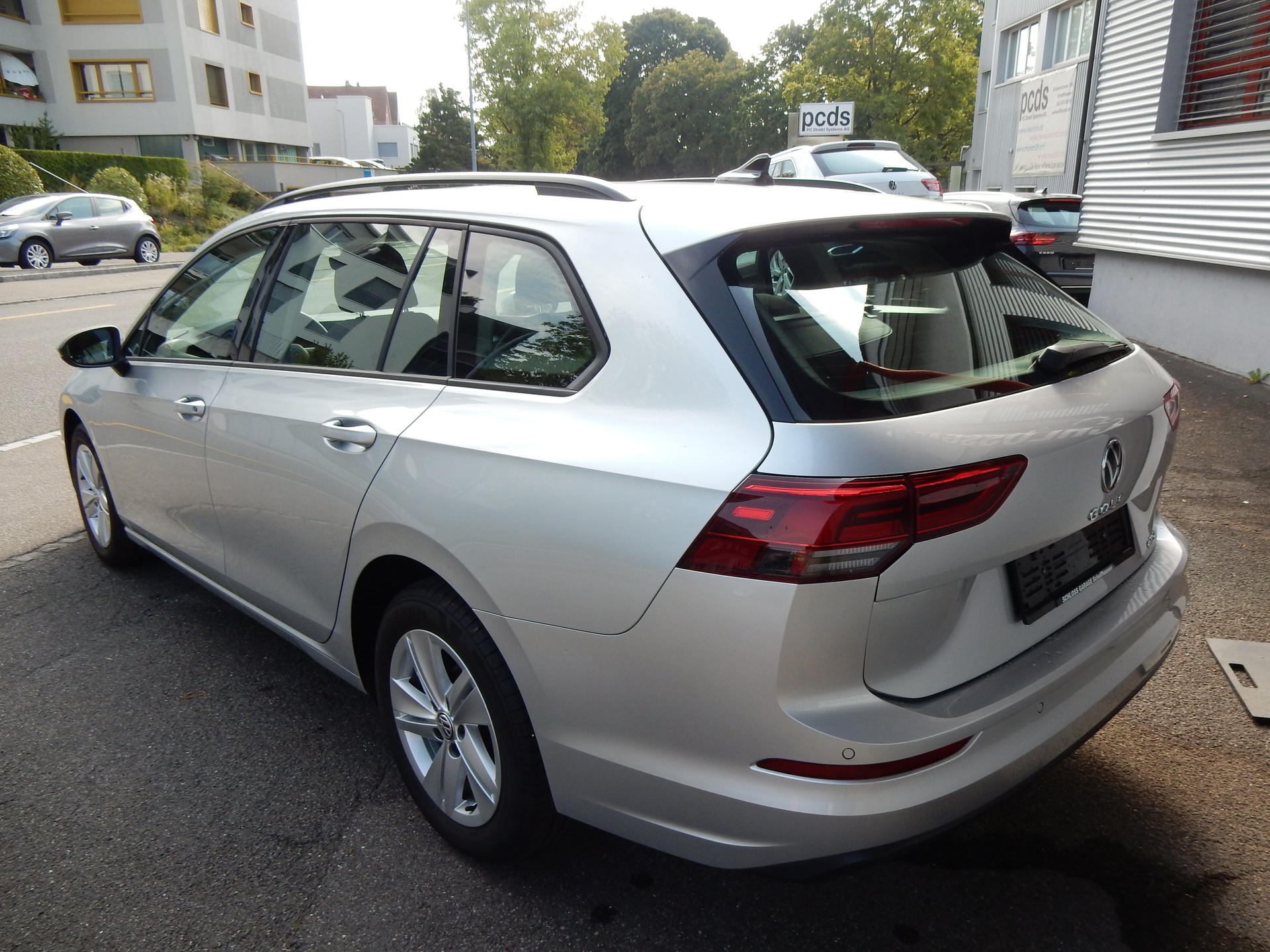 VW Golf Variant 1.5 eTSI mHEV Life-image-3