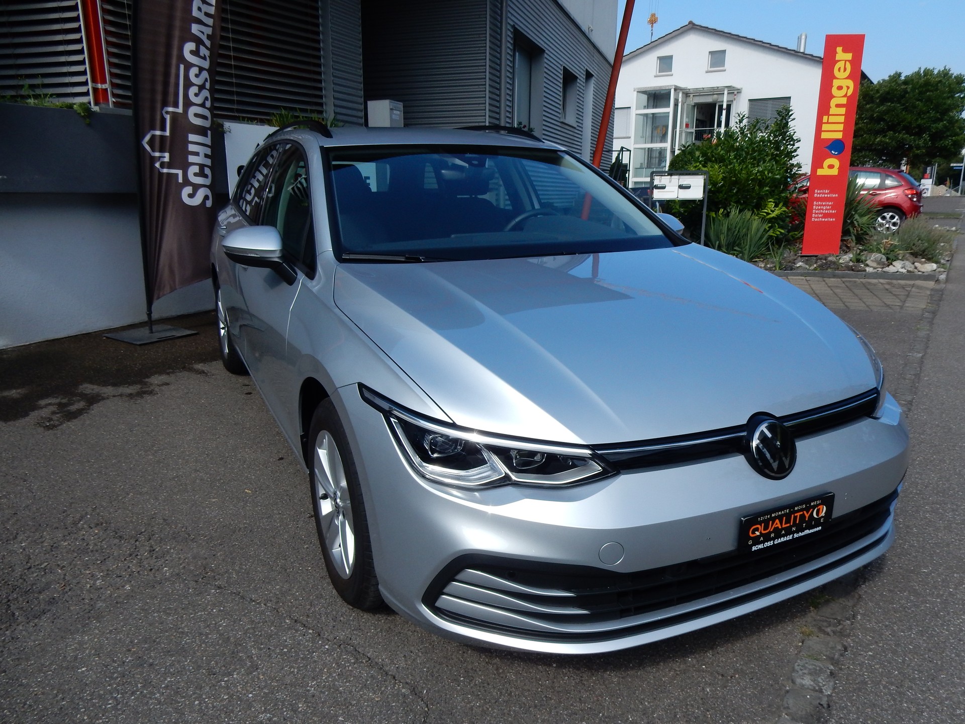 VW Golf Variant 1.5 eTSI mHEV Life-image-1
