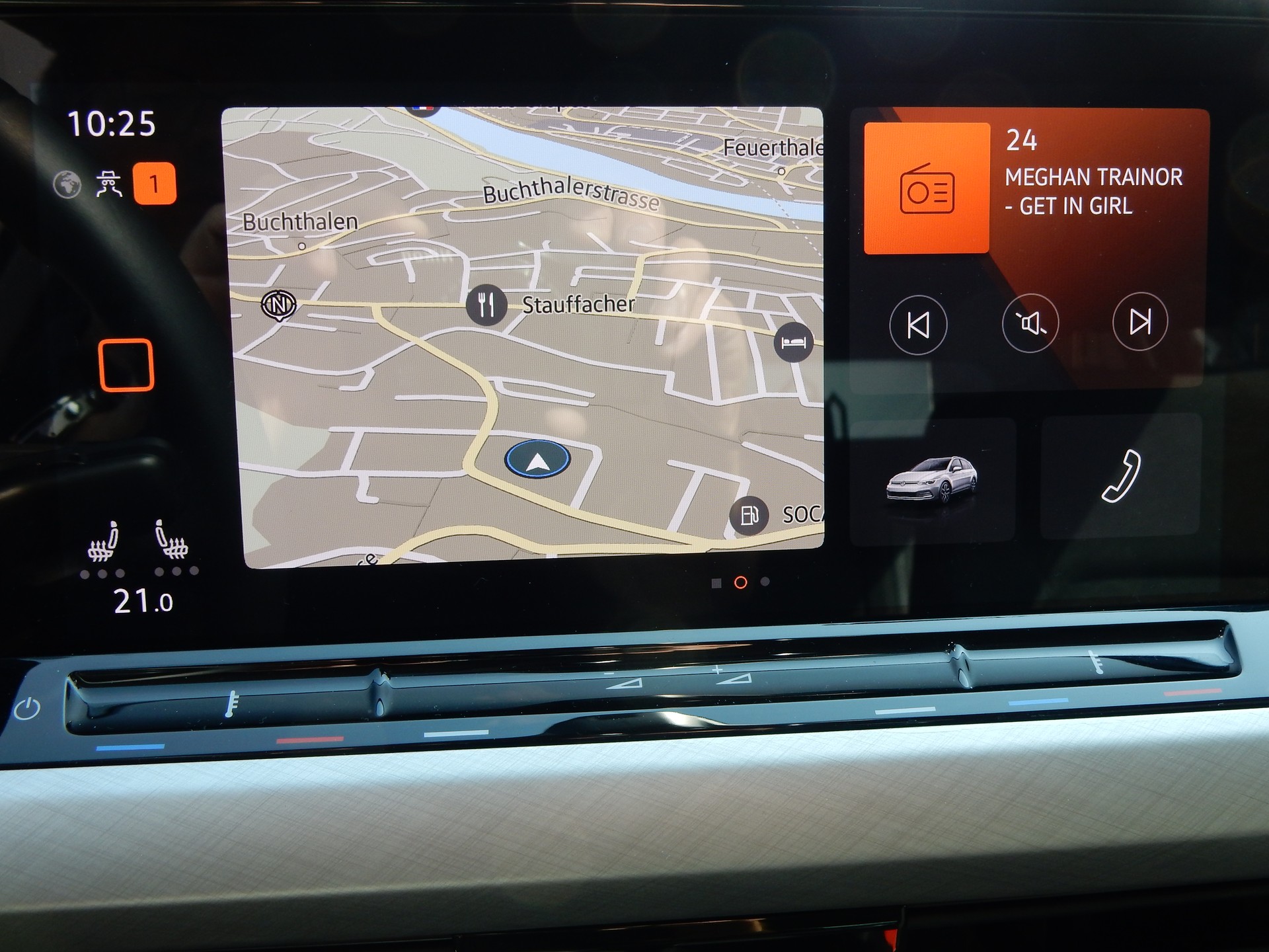 VW Golf Variant 1.5 eTSI mHEV Life-image-11