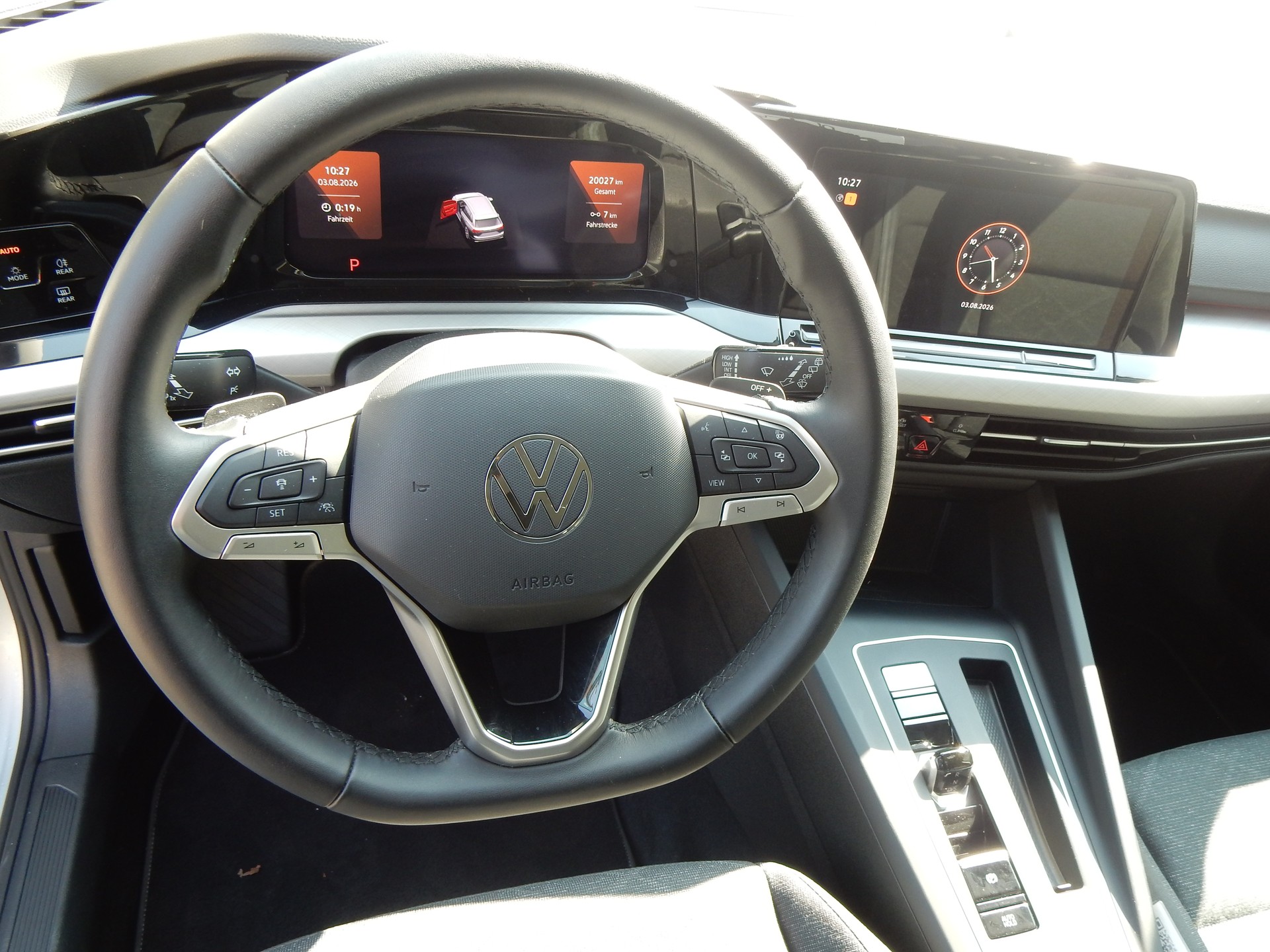 VW Golf Variant 1.5 eTSI mHEV Life-image-14