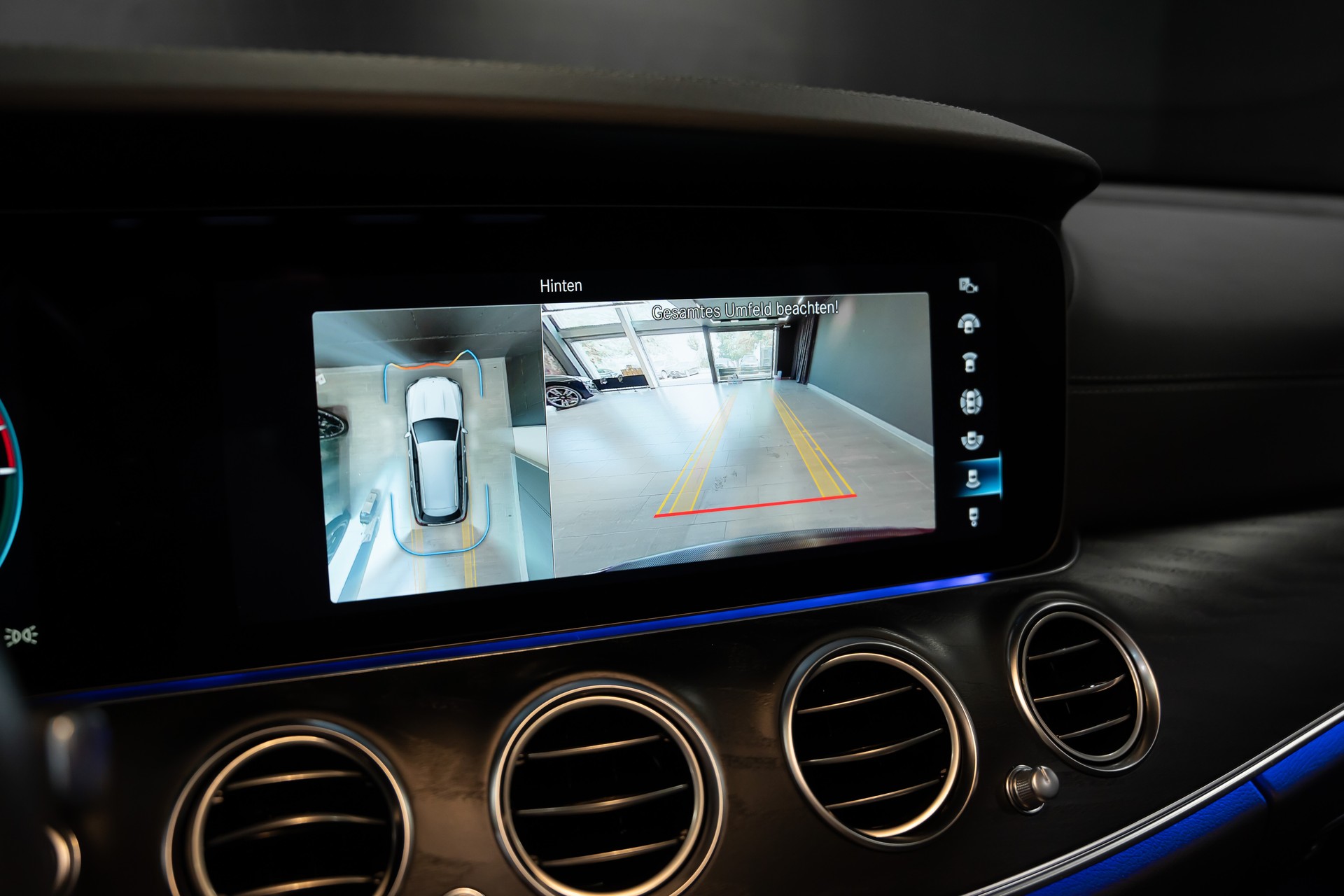 MERCEDES-BENZ E 300 de T 4Matic AMG Line 9G-Tronic / 360 Kamera / Pano-Schiebedach / Sitzheizung / Burmester /-image-15