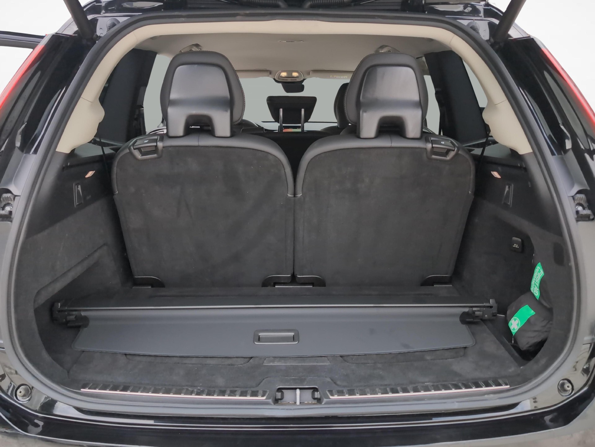 VOLVO XC90 2.0 B5 MH Plus Bright AWD-image-13