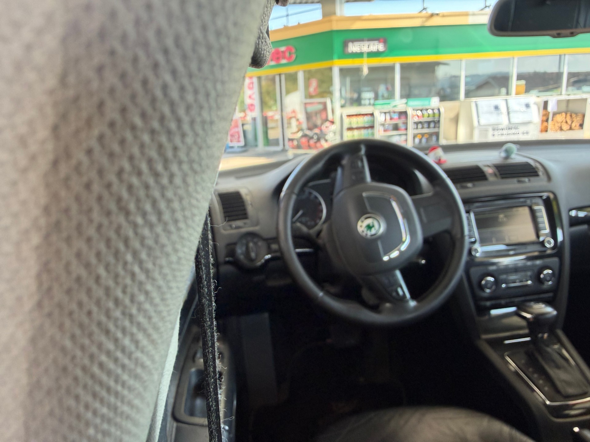 SKODA Octavia Combi 2.0 TDI Laurin & Klement-image-10