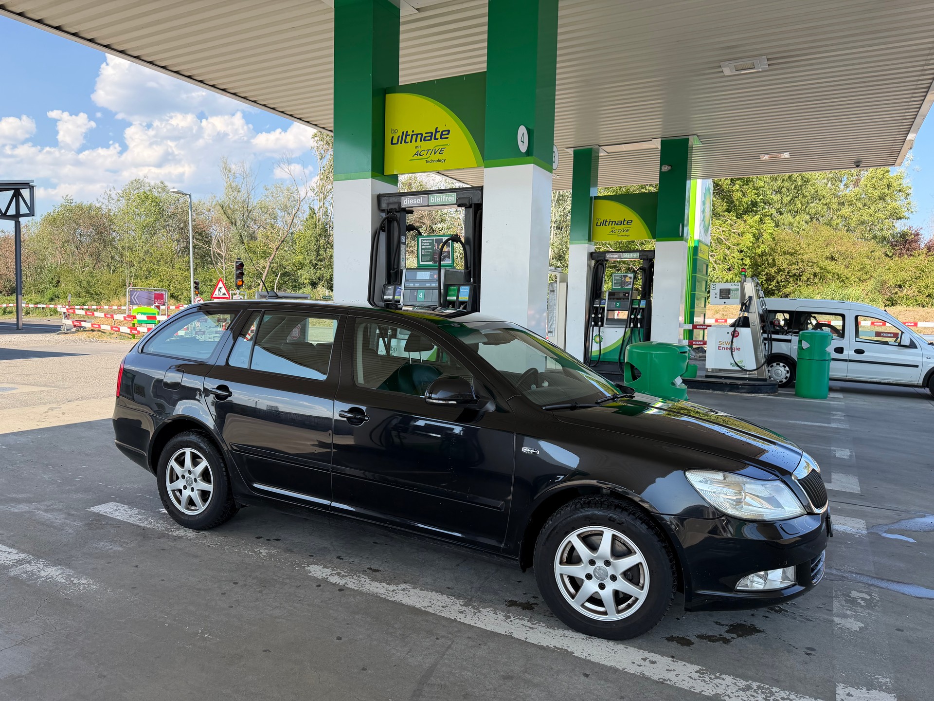 SKODA Octavia Combi 2.0 TDI Laurin & Klement-image-3