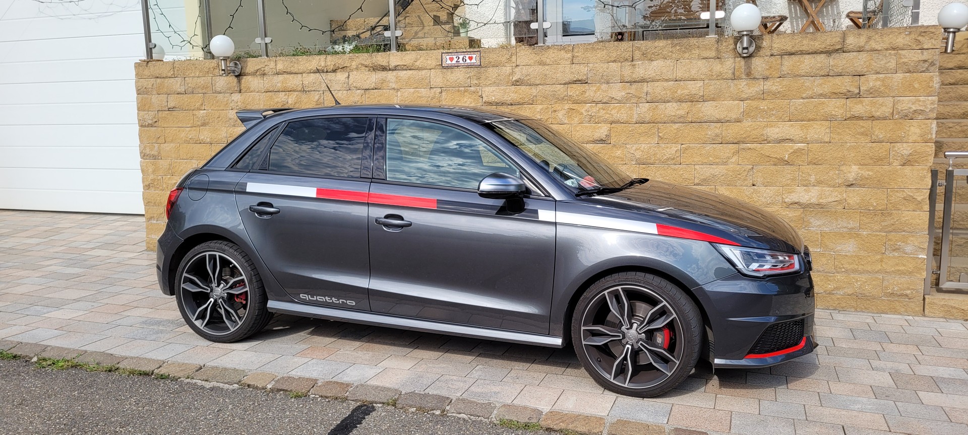 AUDI S1 Sportback 2.0 TFSI Sport quattro-image-4