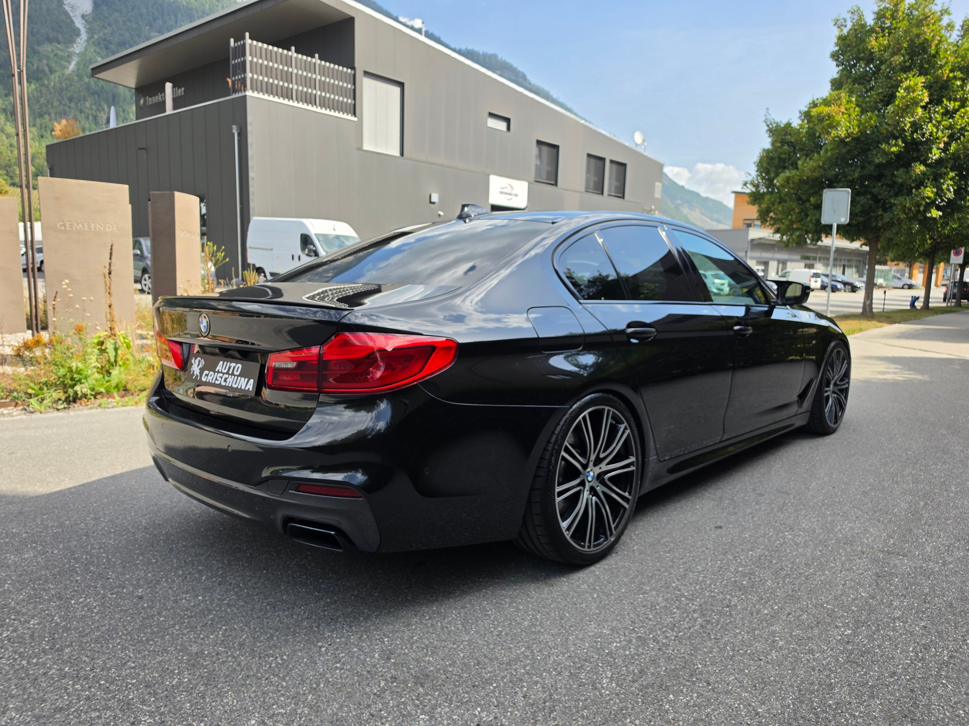 BMW M550d xDrive Steptronic-image-4
