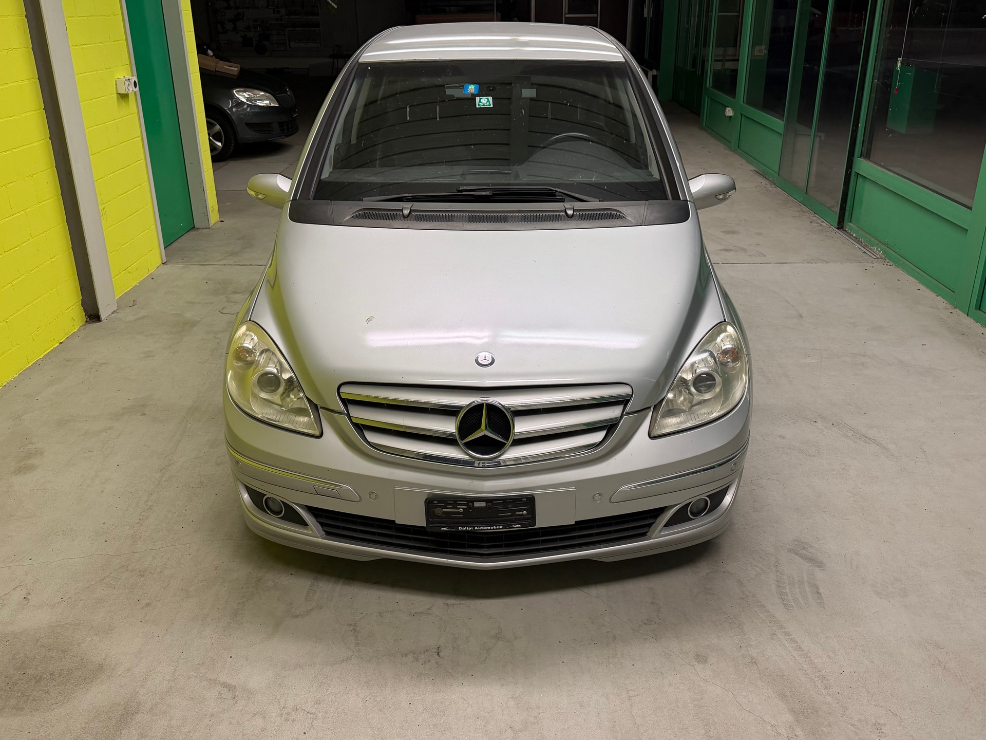 MERCEDES-BENZ B 200 T-showroom-element-3