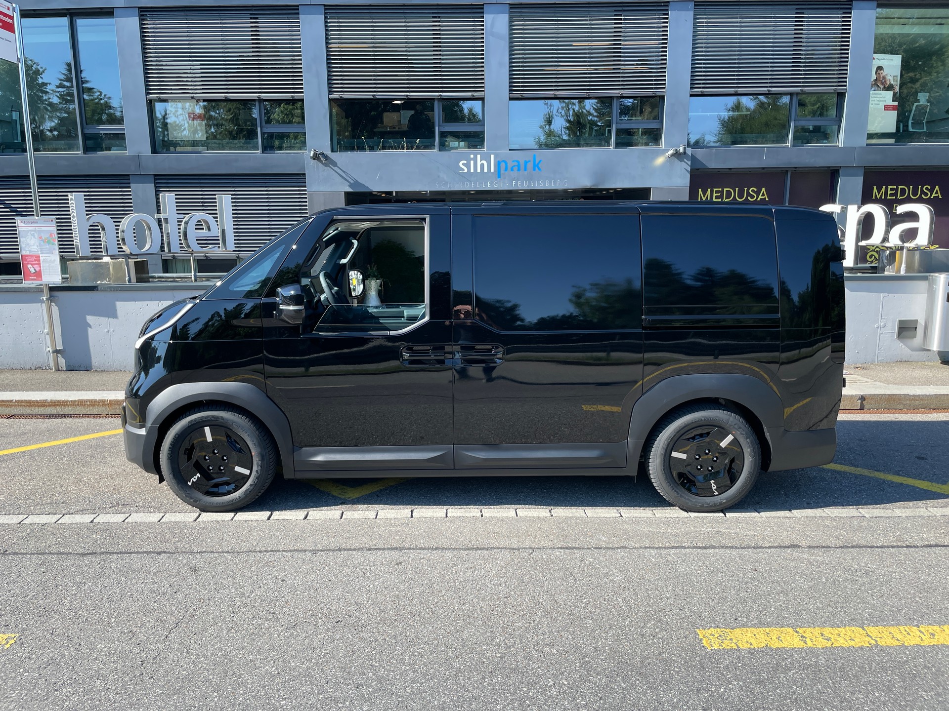 KIA PV5 Cargo 71.2 kWh Plus mit Wärmepumpe, 2-Schiebetüren-image-9