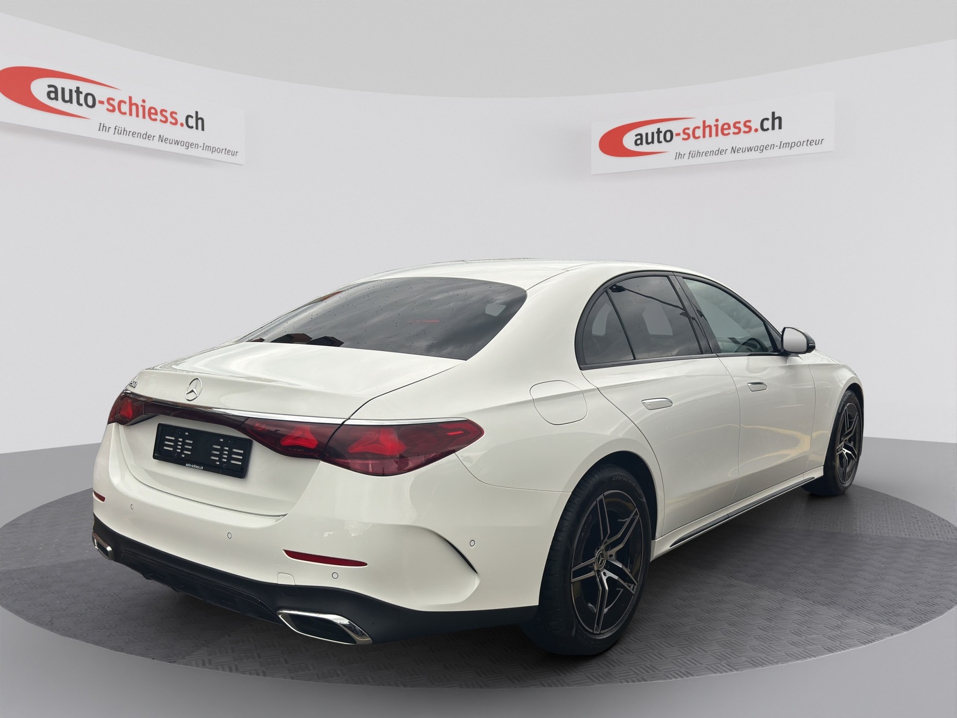 MERCEDES-BENZ E 200 AMG Line Night 9G-Tronic-image-5