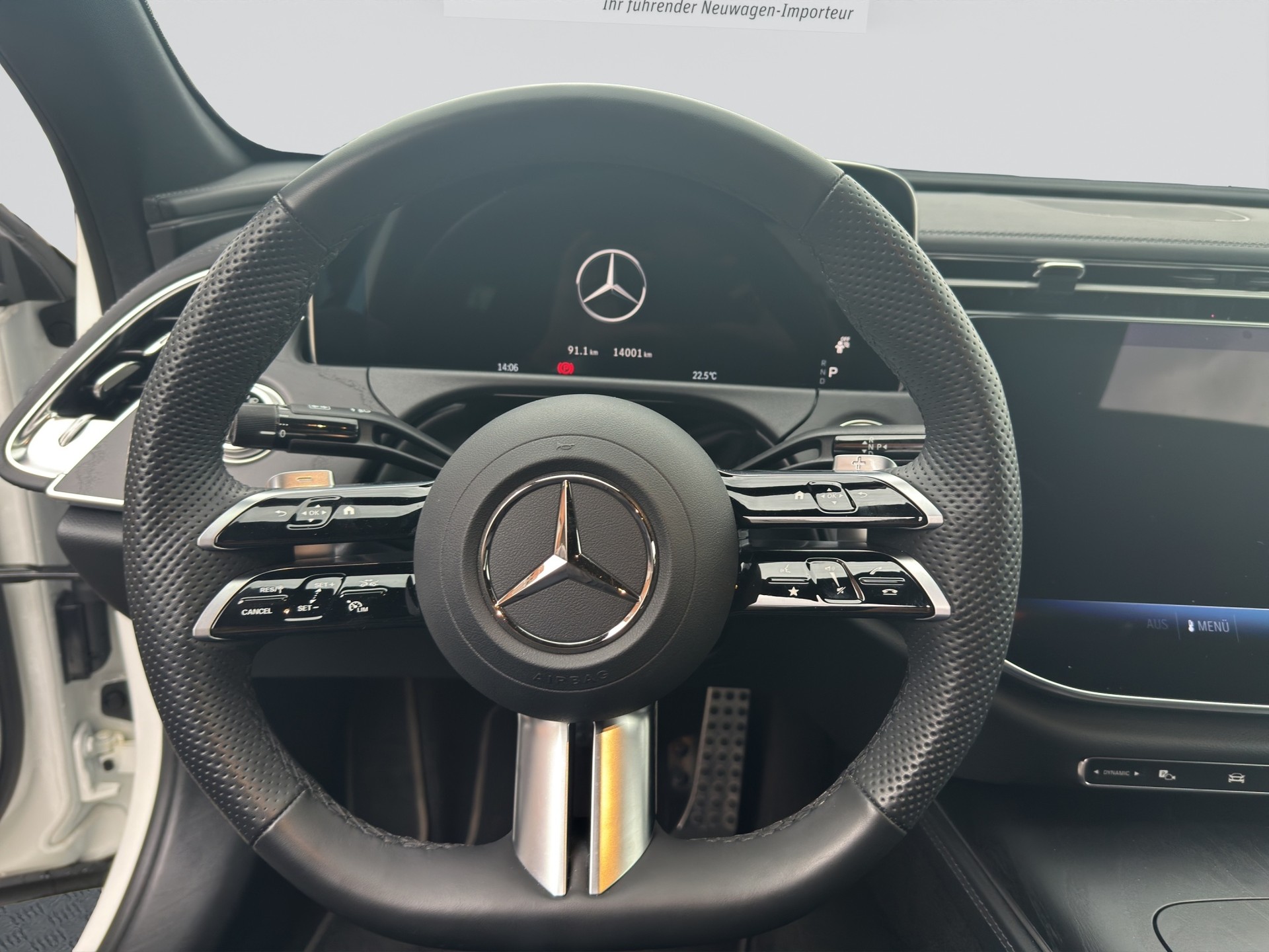 MERCEDES-BENZ E 200 AMG Line Night 9G-Tronic-image-9